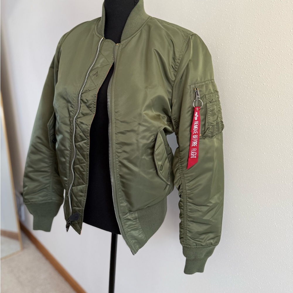 Alpha Industries MA-1 Olive Green Bomber Flight Jacket Women’s M